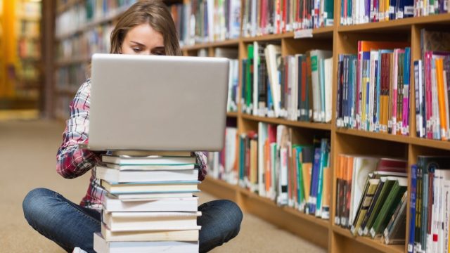 Άδικες Πρακτικές Αδειοδότησης: Η Εμπειρία των Βιβλιοθηκών στην Ψηφιακή Εποχή